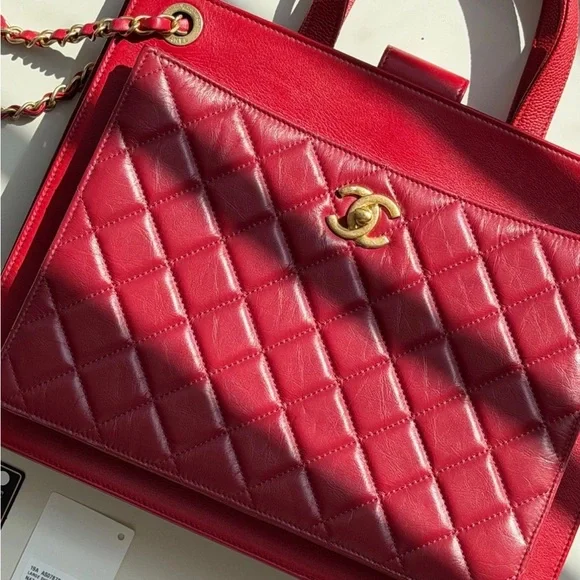 Chanel Quilted Red Leather Shoulder Bag - Picture 3 of 8
